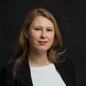 Daniela Ropota (Senior Associate at PwC Romania, Presedinte Asociatia Analistilor Financiar Bancari din Romania)